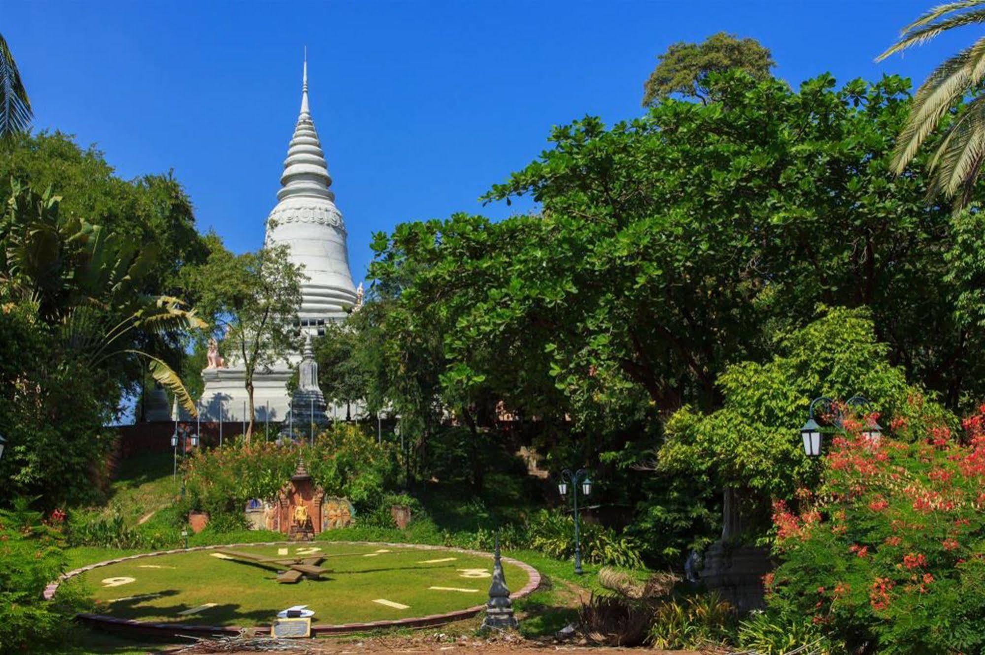 Lucky 2 Guesthouse Phnom Penh Exterior foto